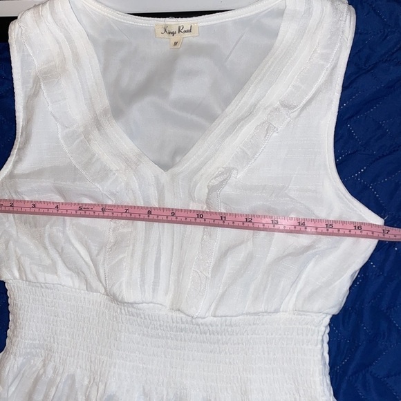 Kings road women’s dress medium White vneck sleeveless empire waist NWOT - Picture 7 of 8